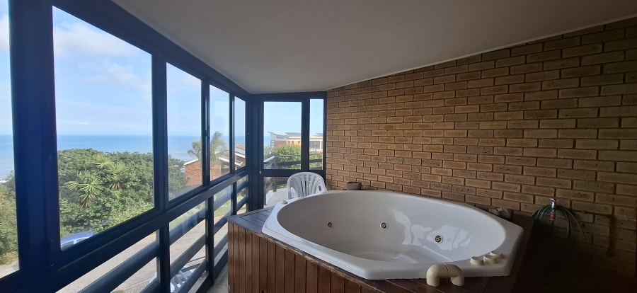 4 Bedroom Property for Sale in Blue Horizon Bay Eastern Cape